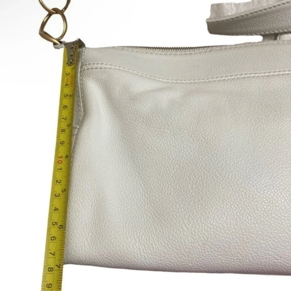 Chanel timeless CC white caviar leather hobo bag purse authentic